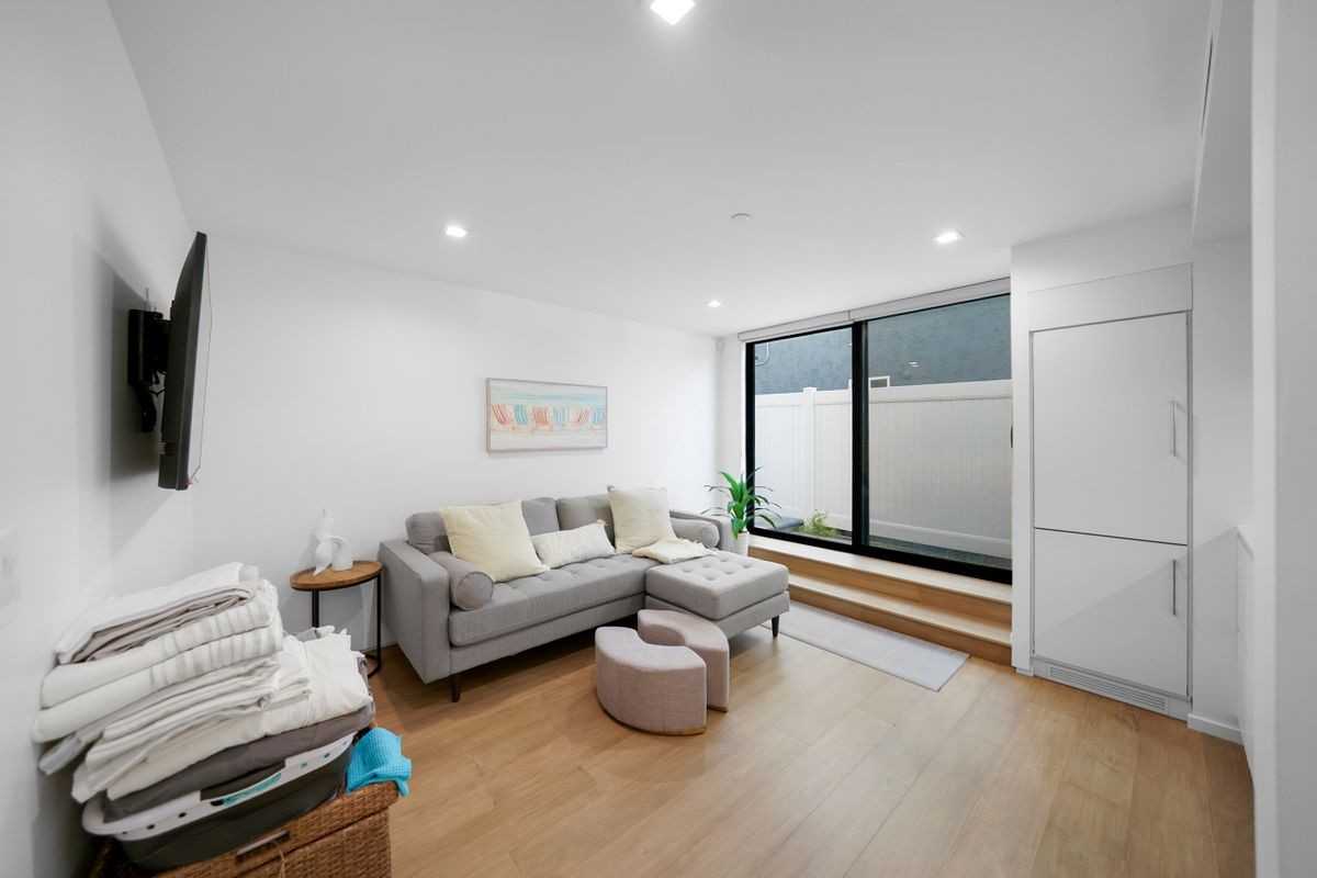 1500 Ocean Dr - Photo 4 of 50