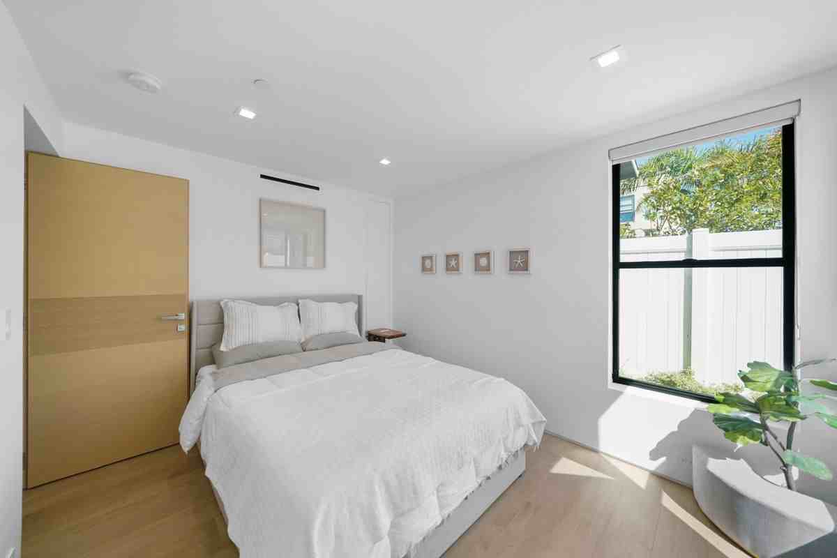 1500 Ocean Dr - Photo 6 of 50