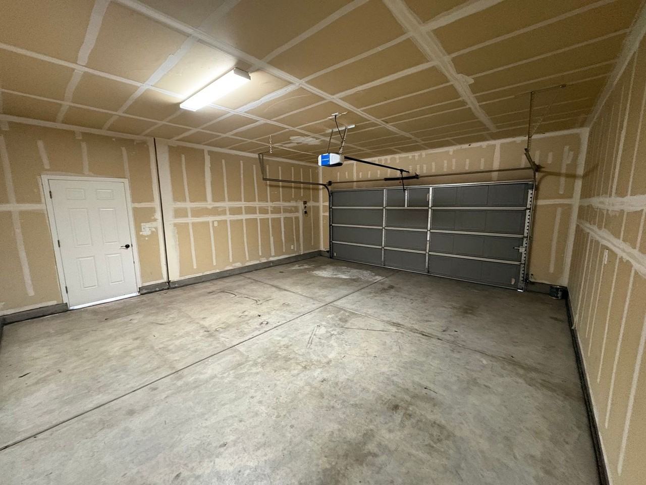 3223 N Memory St - Photo 3 of 31