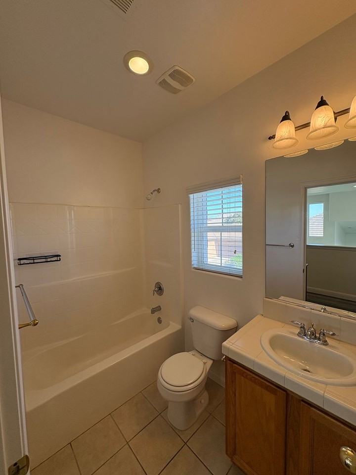 3223 N Memory St - Photo 5 of 31