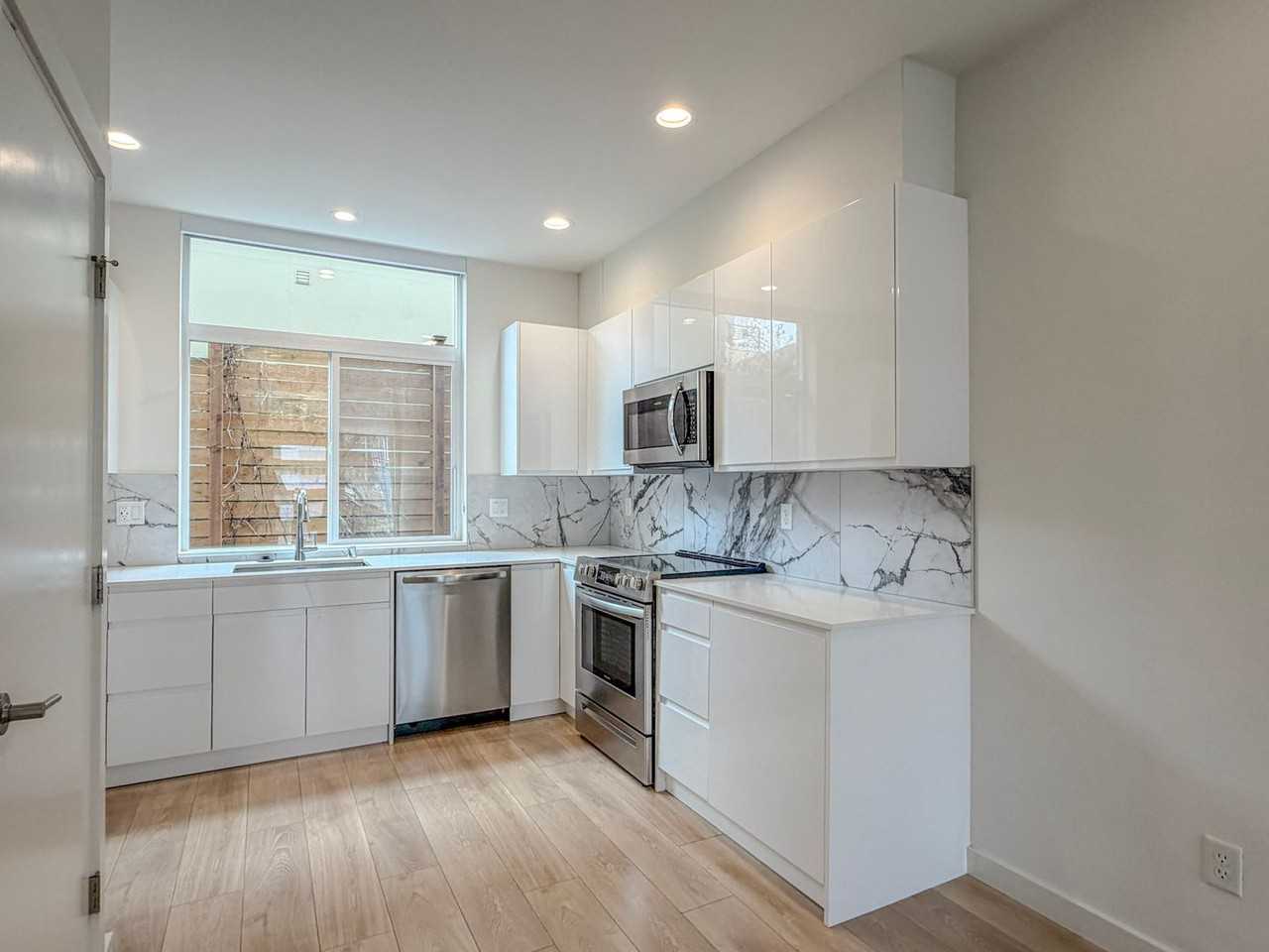 2329 E Denny Way - Photo 4 of 15