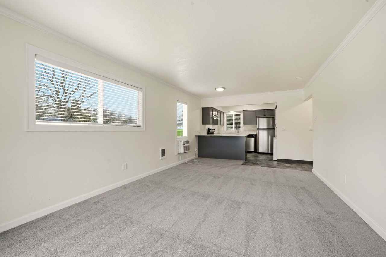 1922 Nw 143rd Ave - Photo 6 of 24