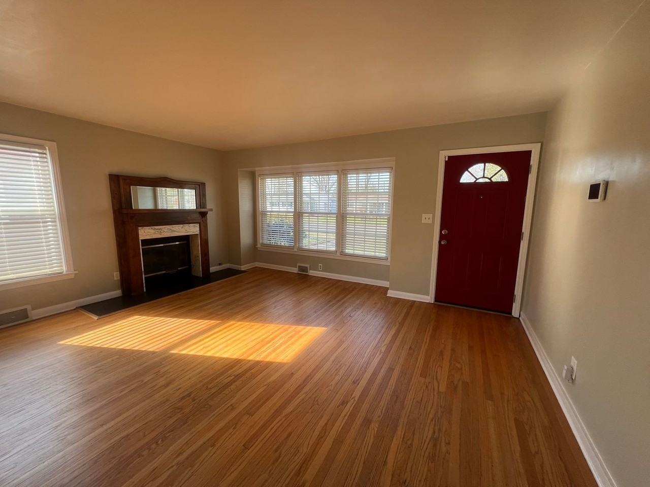 3323 Dean Dr - Photo 2 of 19