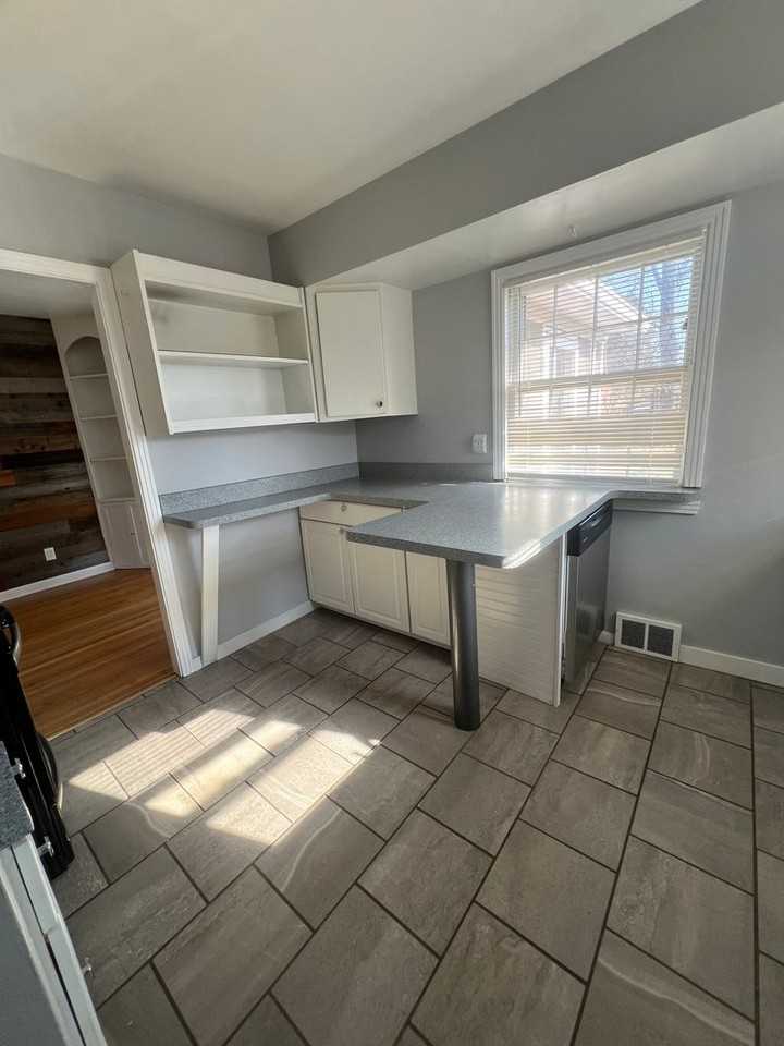 3323 Dean Dr - Photo 3 of 19