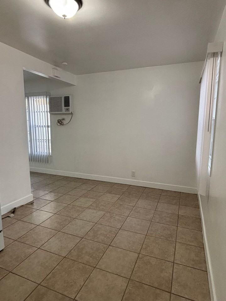 1732 Obispo Ave - Photo 6 of 23