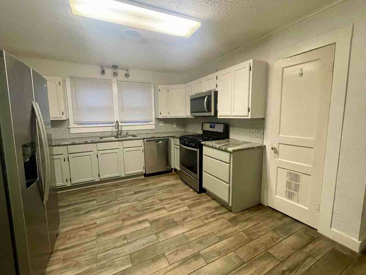 503 1st St - Photo 3 of 12