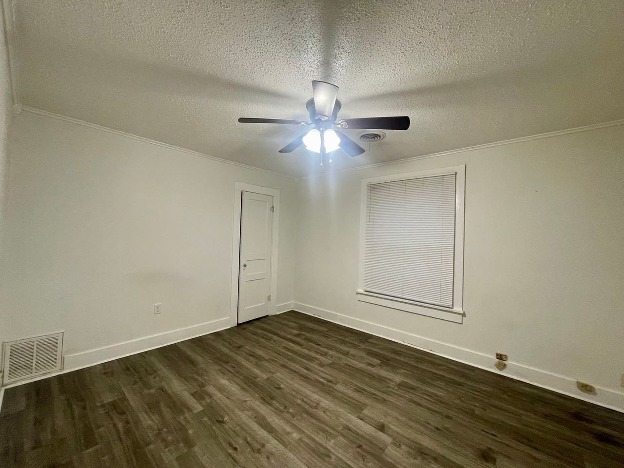 503 1st St - Photo 7 of 12