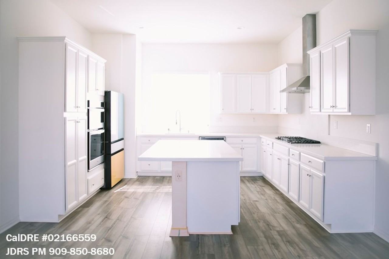 120 Rondo - Photo 4 of 36