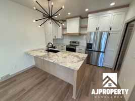 featured image of 8609 W Shoreline Pl