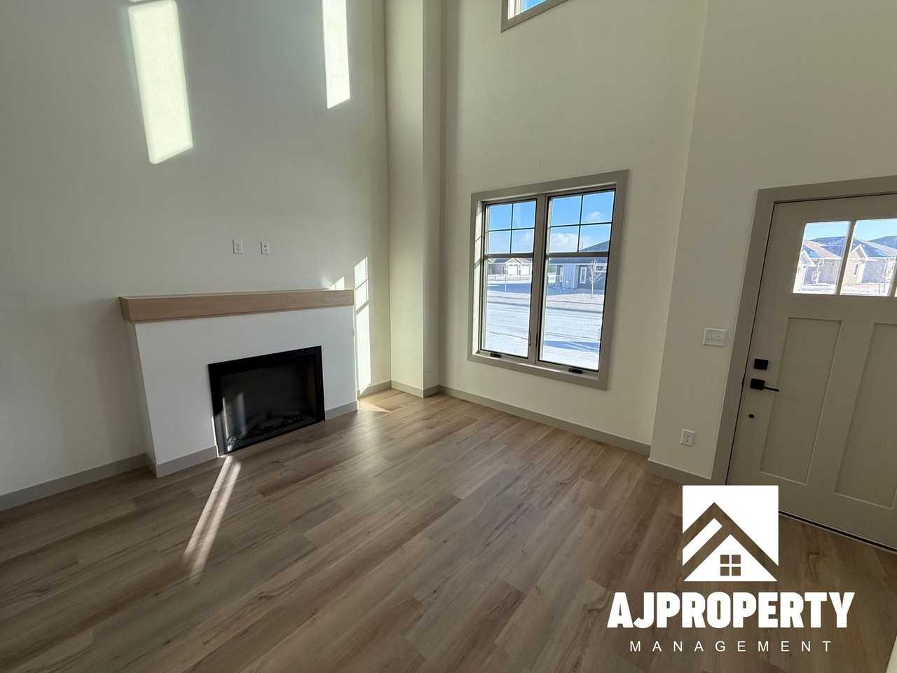 8609 W Shoreline Pl - Photo 5 of 29