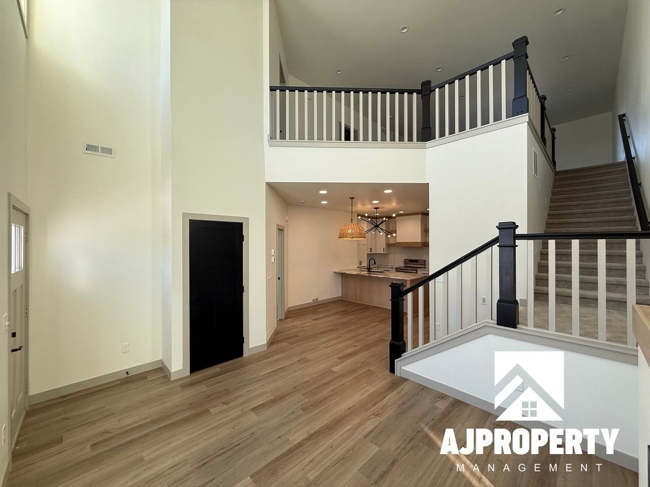 8609 W Shoreline Pl - Photo 6 of 29