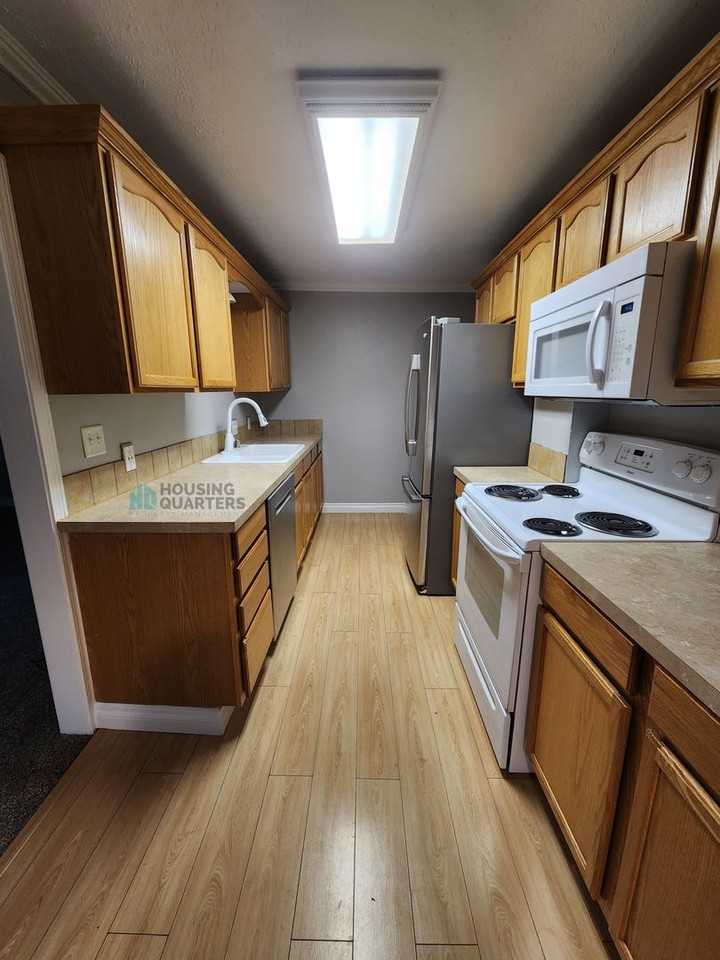 714 E 37th Ave - Photo 3 of 17