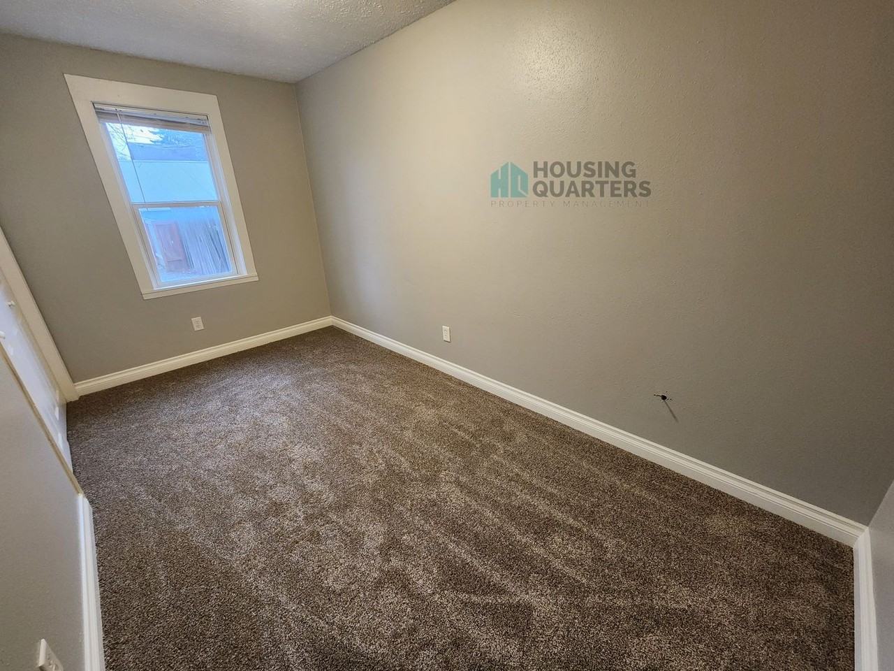 714 E 37th Ave - Photo 5 of 17