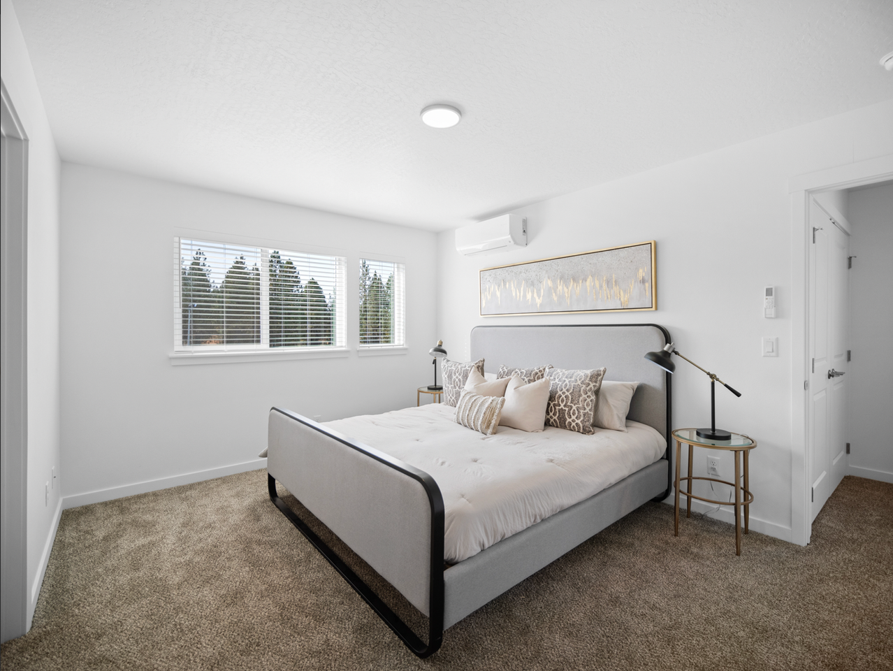 818 E F St #A - Photo 4 of 8