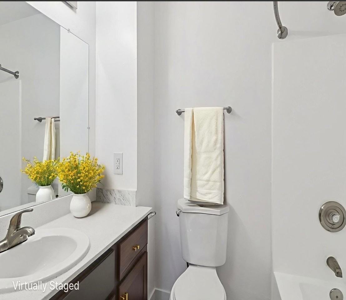 Renovated Oceanside Apartment Homes - Photo 5 of 26