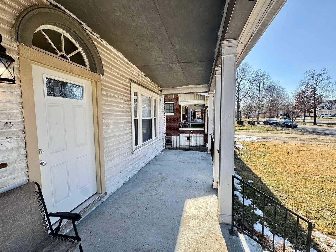 4725 Southern Pkwy #1 - Photo 7 of 17