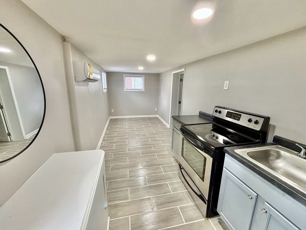 4725 Southern Pkwy #3 - Photo 6 of 10