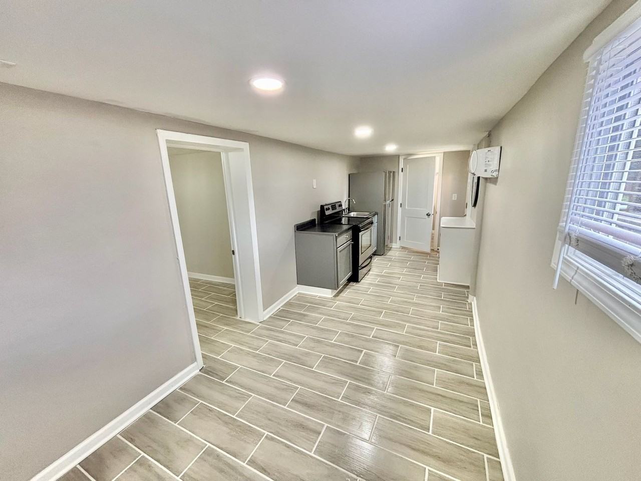 4725 Southern Pkwy #3 - Photo 7 of 10