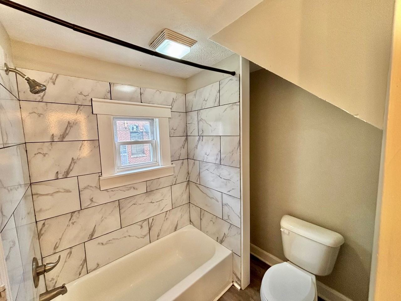 1206 S Preston St - Photo 4 of 6