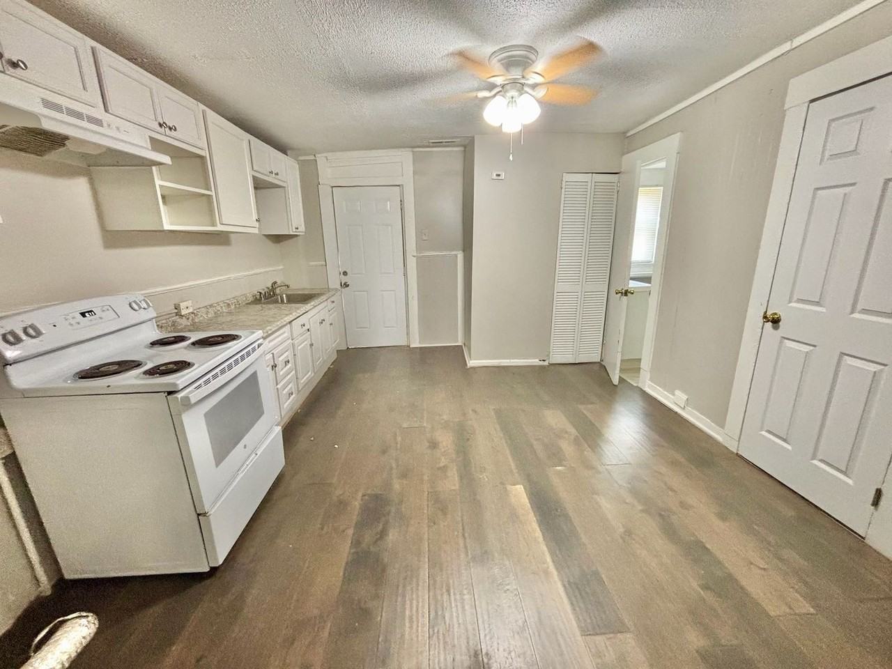 212 N 25th St - Photo 4 of 11