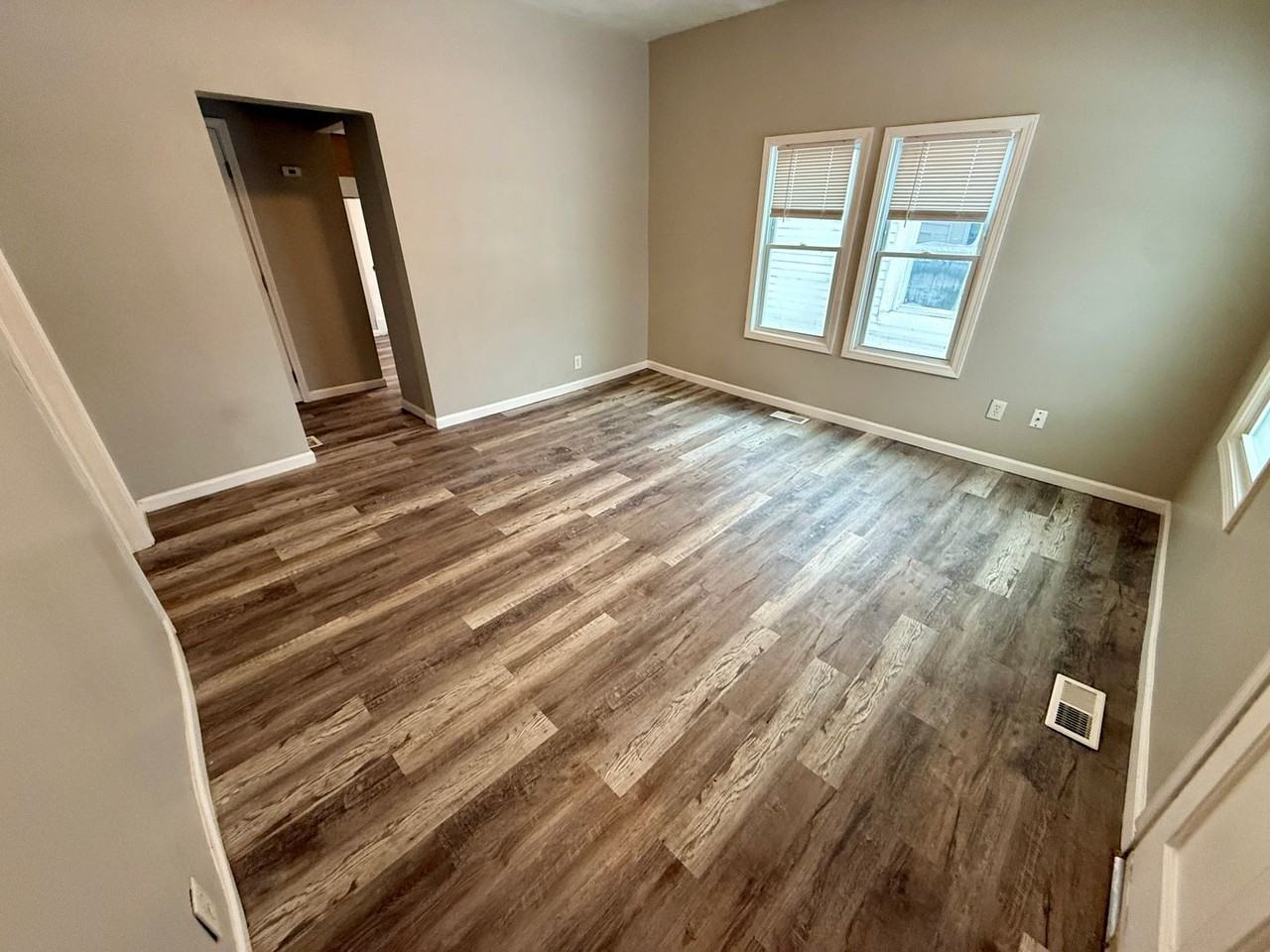 3627 3627 Parthenia Ave - 3627 Parthenia Ave - Photo 2 of 18