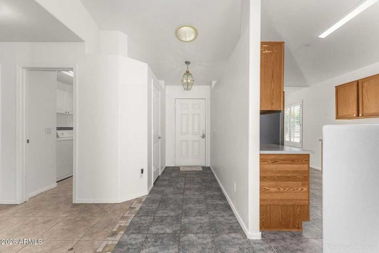 16243 N Oachs Dr - Photo 3 of 20