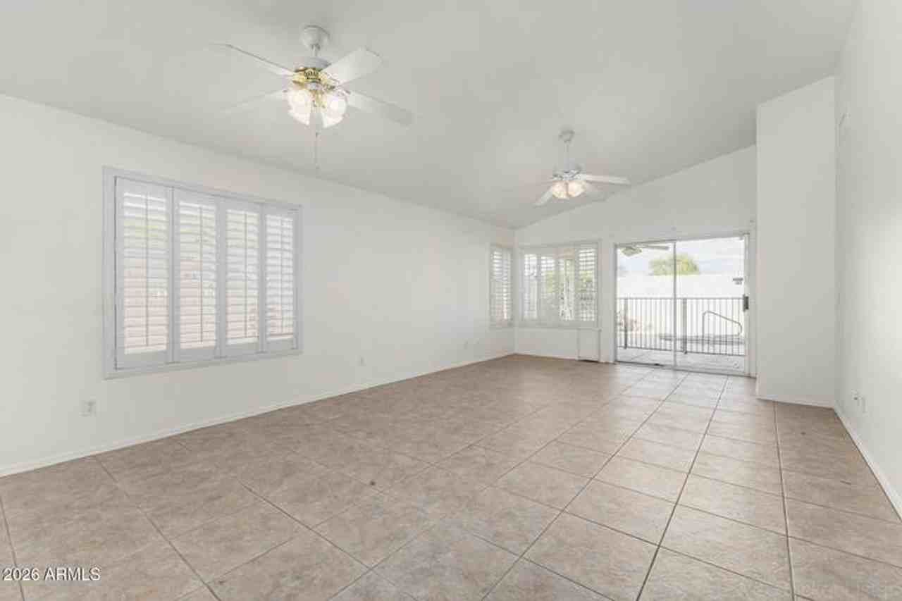 16243 N Oachs Dr - Photo 4 of 20