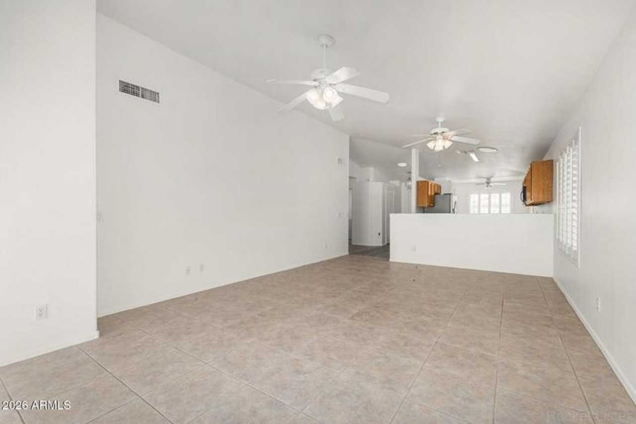 16243 N Oachs Dr - Photo 5 of 20