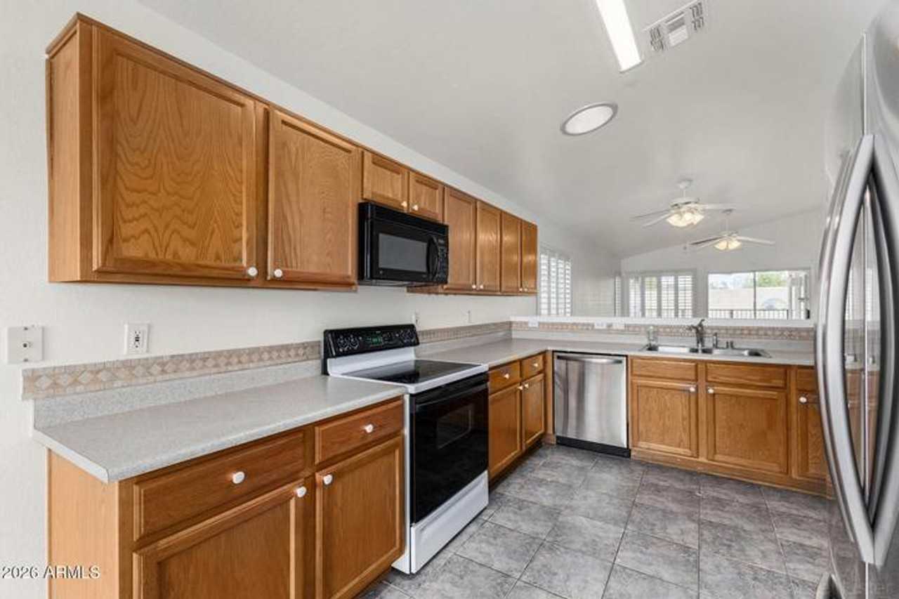 16243 N Oachs Dr - Photo 6 of 20