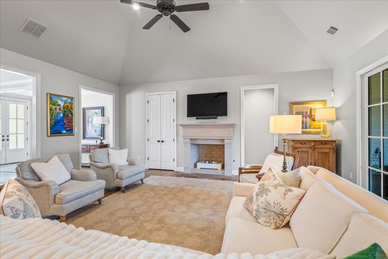 9074 Baynard Loop N - Photo 7 of 36