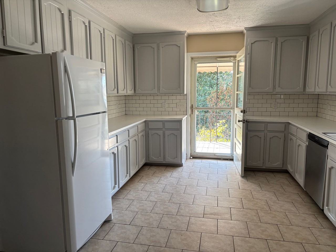 922 S Cox St - Photo 7 of 39