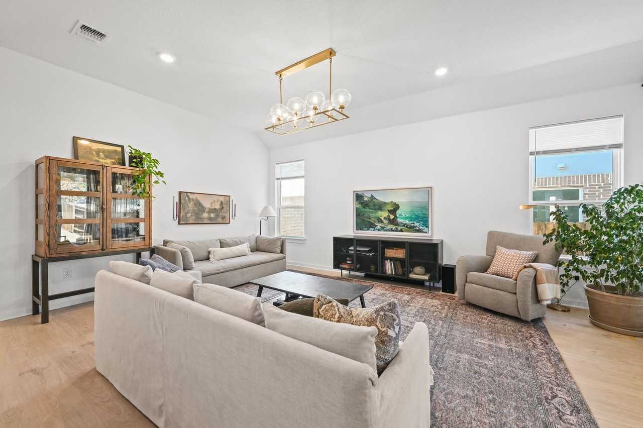 2037 Rosin Jaw Walk - Photo 5 of 22