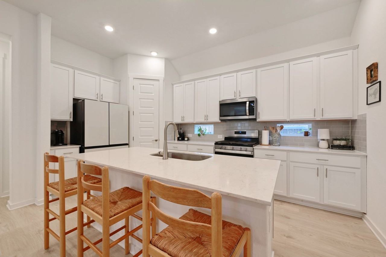 2037 Rosin Jaw Walk - Photo 7 of 22