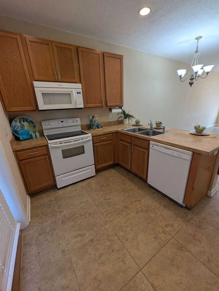 464 Cabernet Pl - Photo 2 of 11