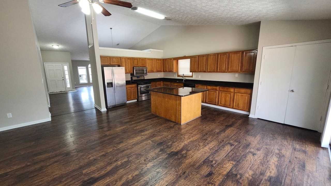 587 N Shore Rd - Photo 3 of 16