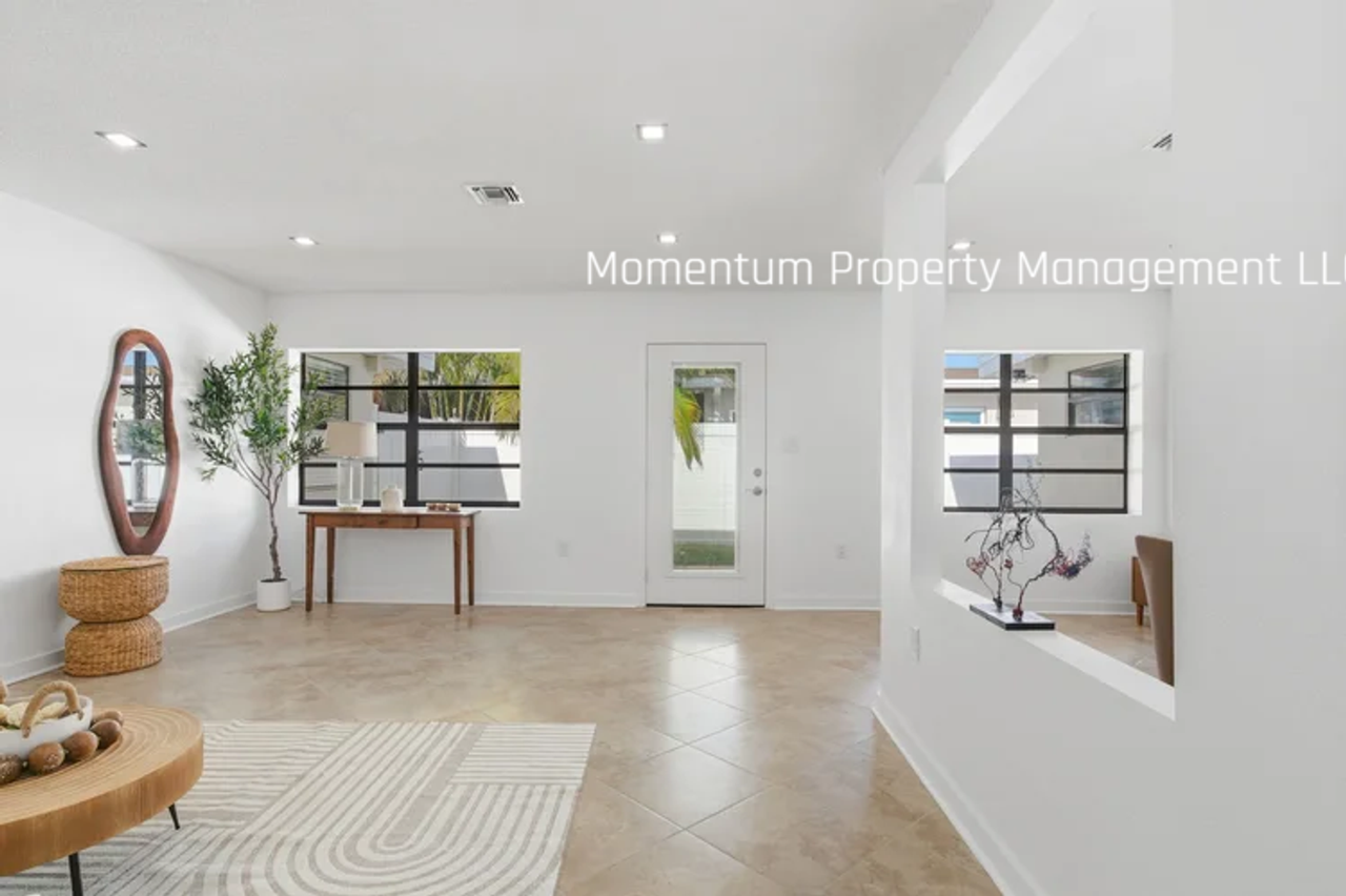 2452 Baywood Dr E - Photo 6 of 20