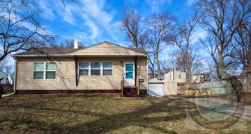 featured image of 7704 Webster St