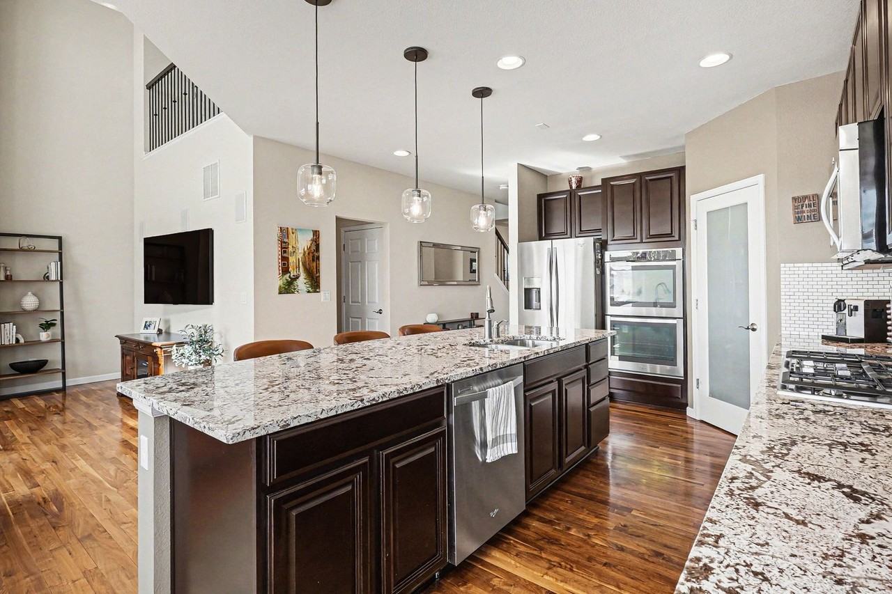 17908 Mimosa St - Photo 3 of 23