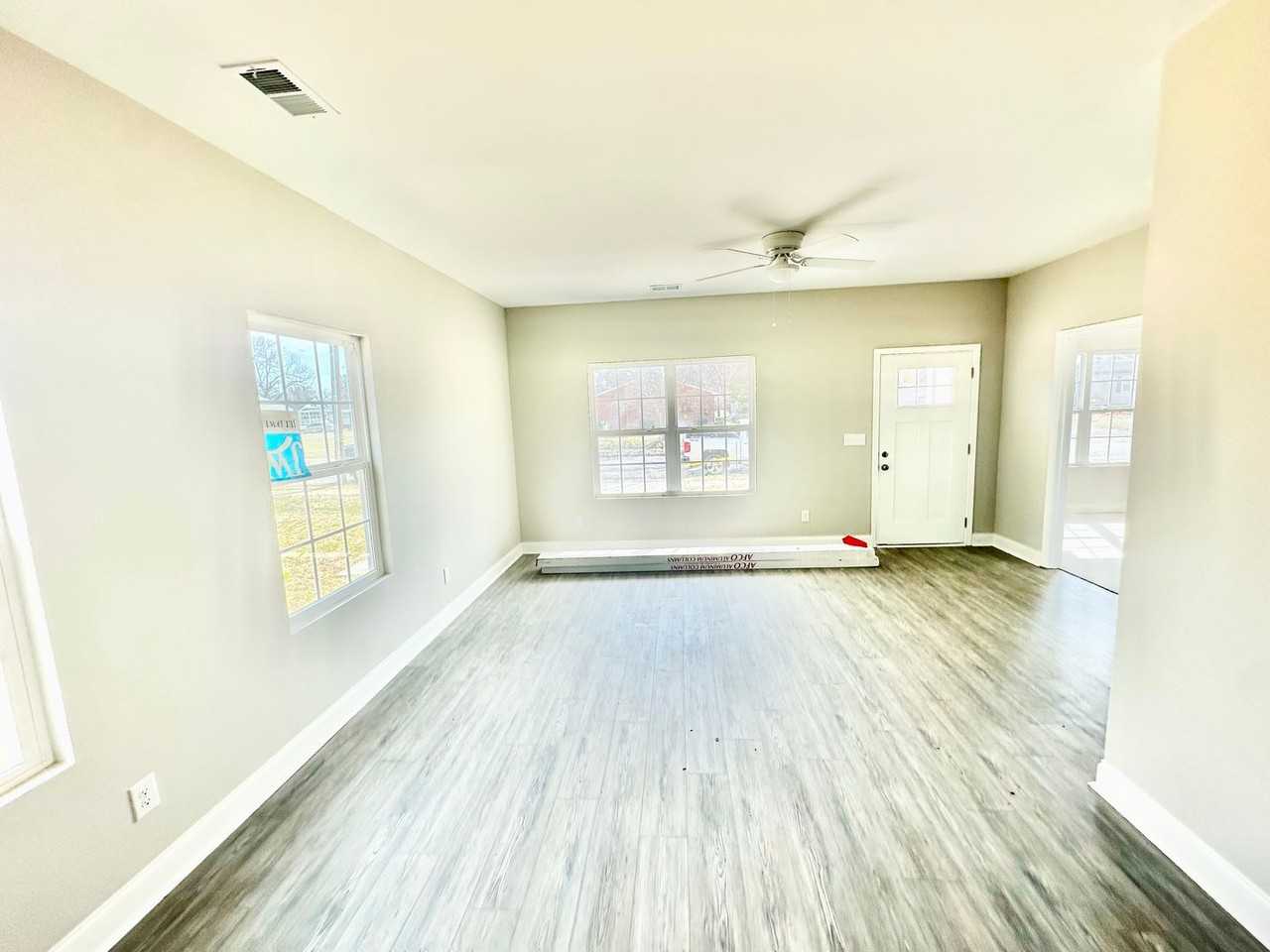 416 S Confederate Ave - Photo 4 of 27