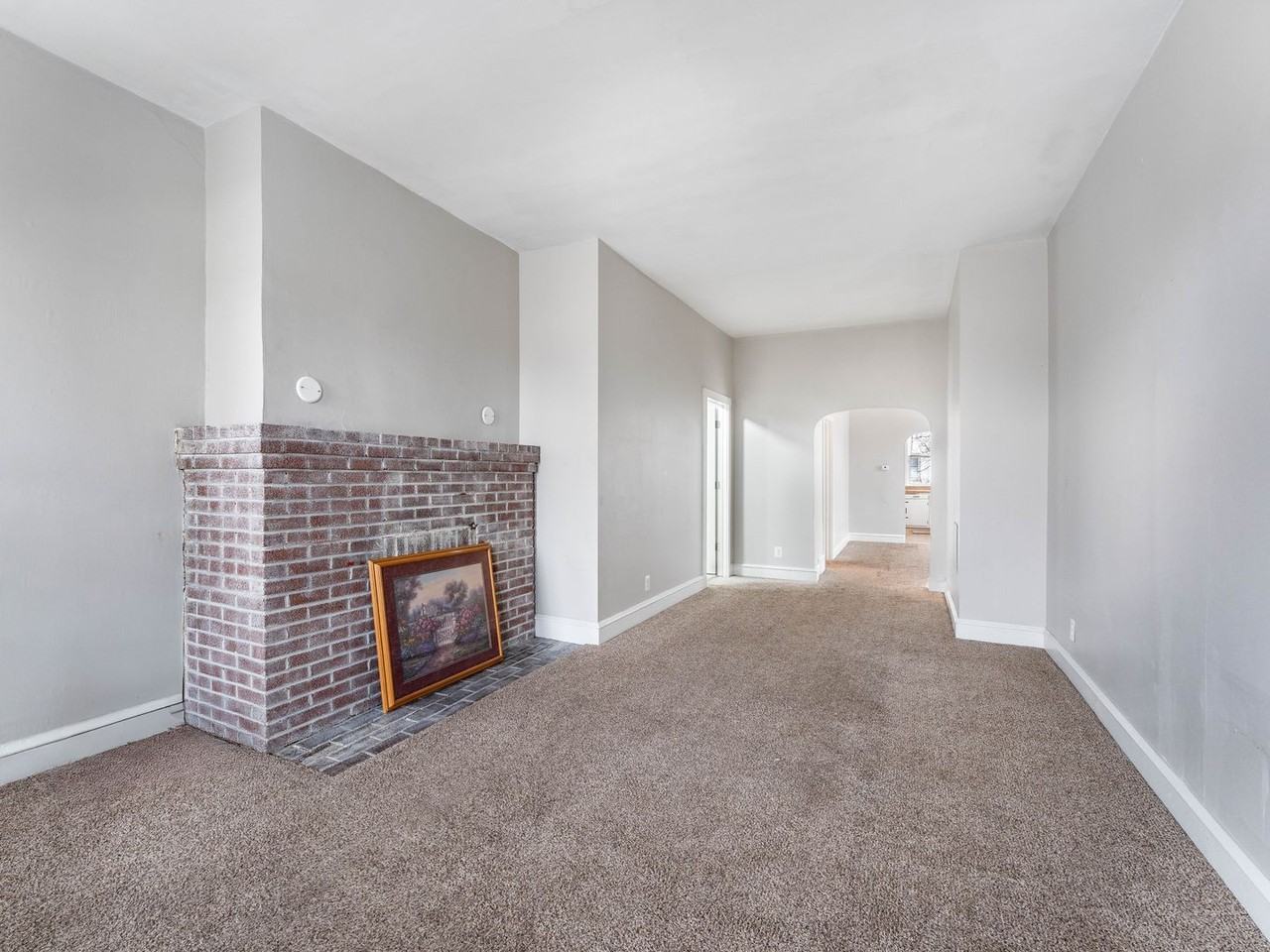 858 Market St - Photo 5 of 23