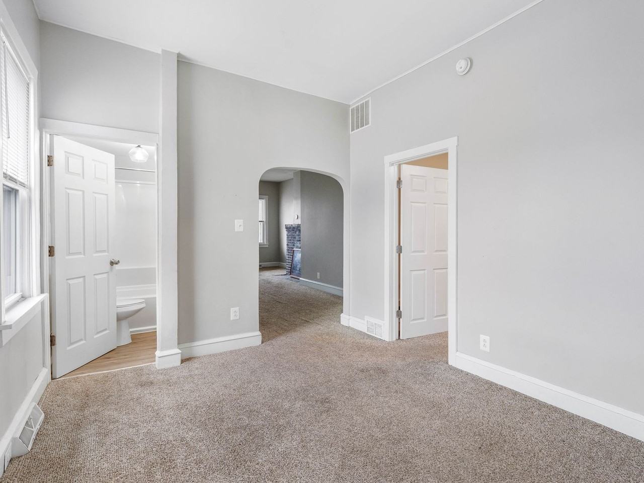 858 Market St - Photo 7 of 23