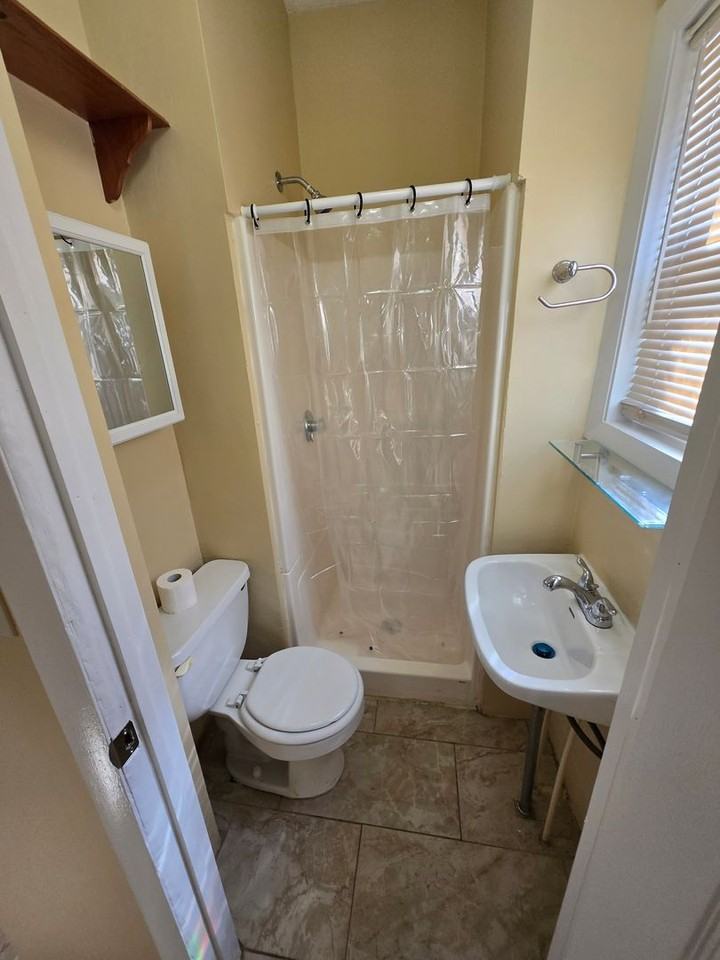 1416 Hyde Park Ave - Photo 6 of 6