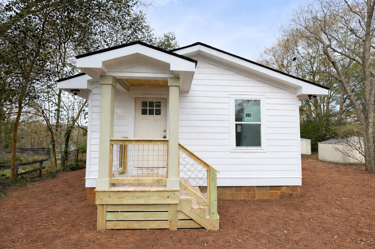 549 N Peter St - Photo 2 of 10