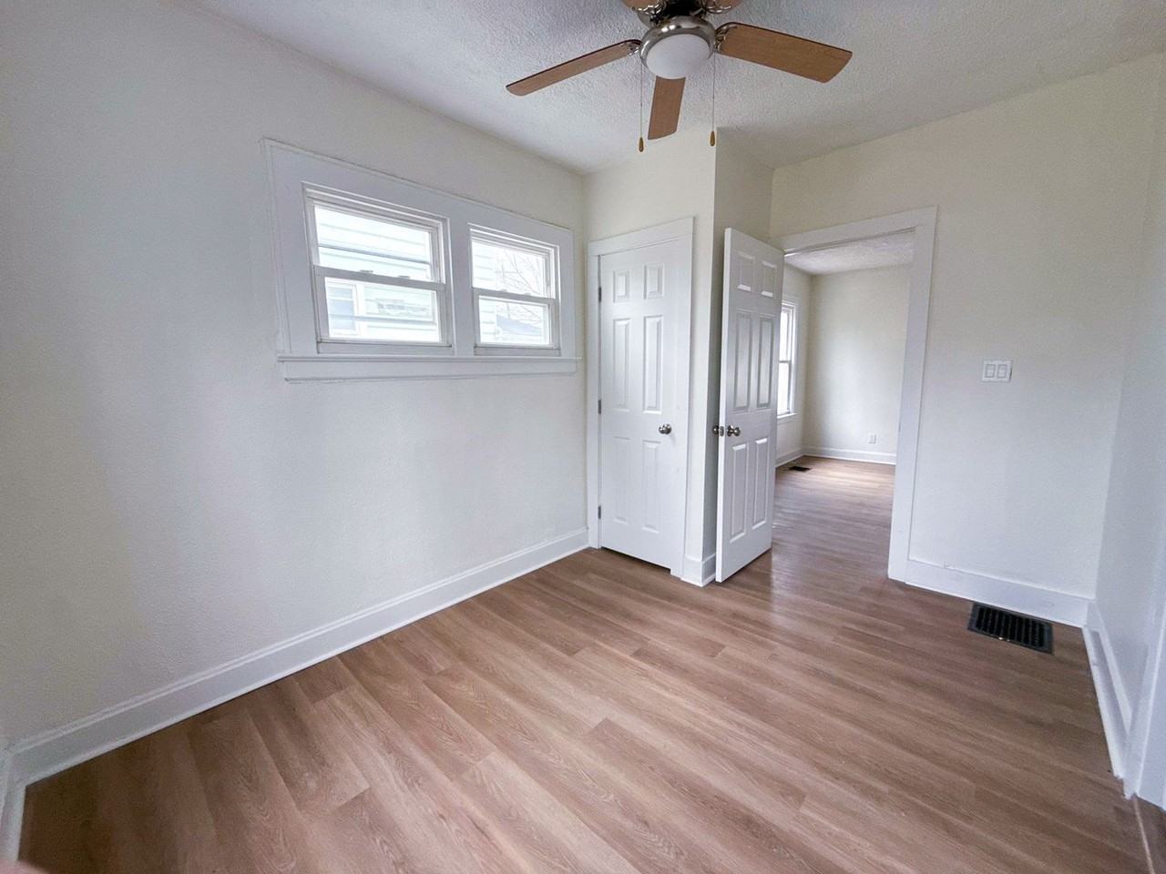 2143 Leonard Ave - Photo 4 of 17