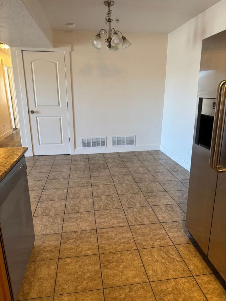 1045 S 1700 W #122 - Photo 2 of 10