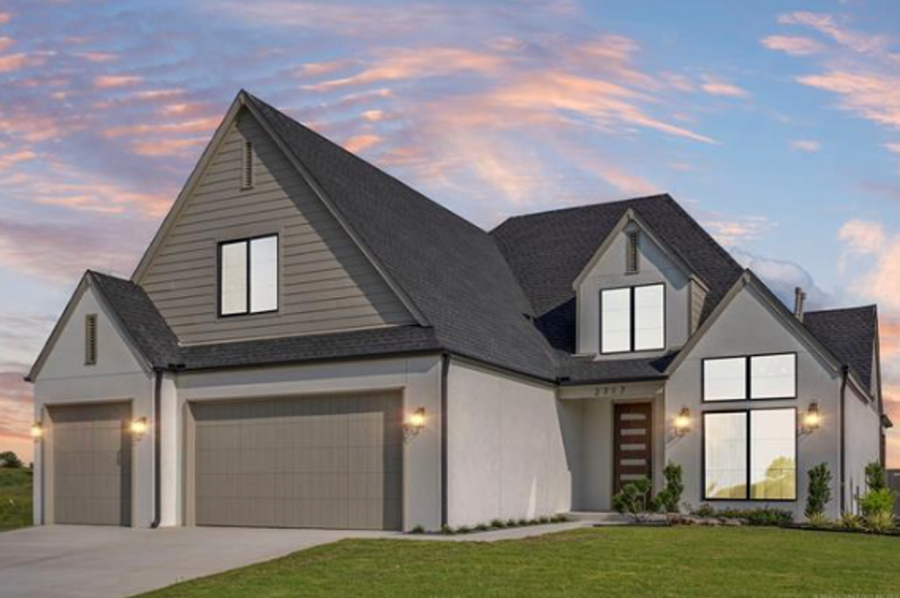 2717 E 134th Cir S - Photo 2 of 33