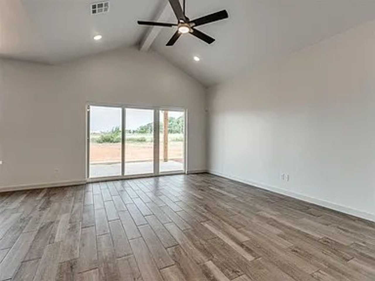 4601 Olivera St - Photo 3 of 30