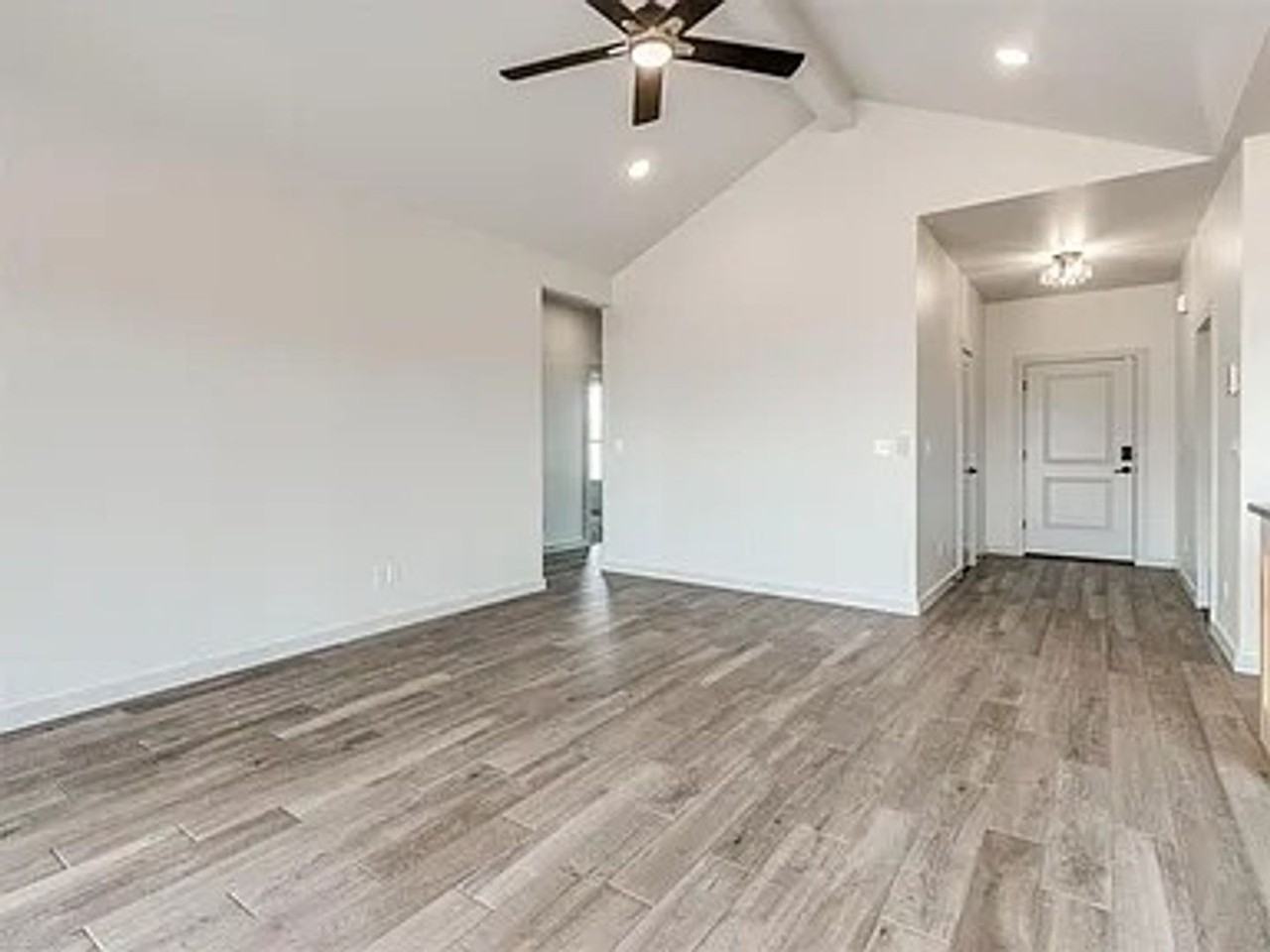 4601 Olivera St - Photo 6 of 30