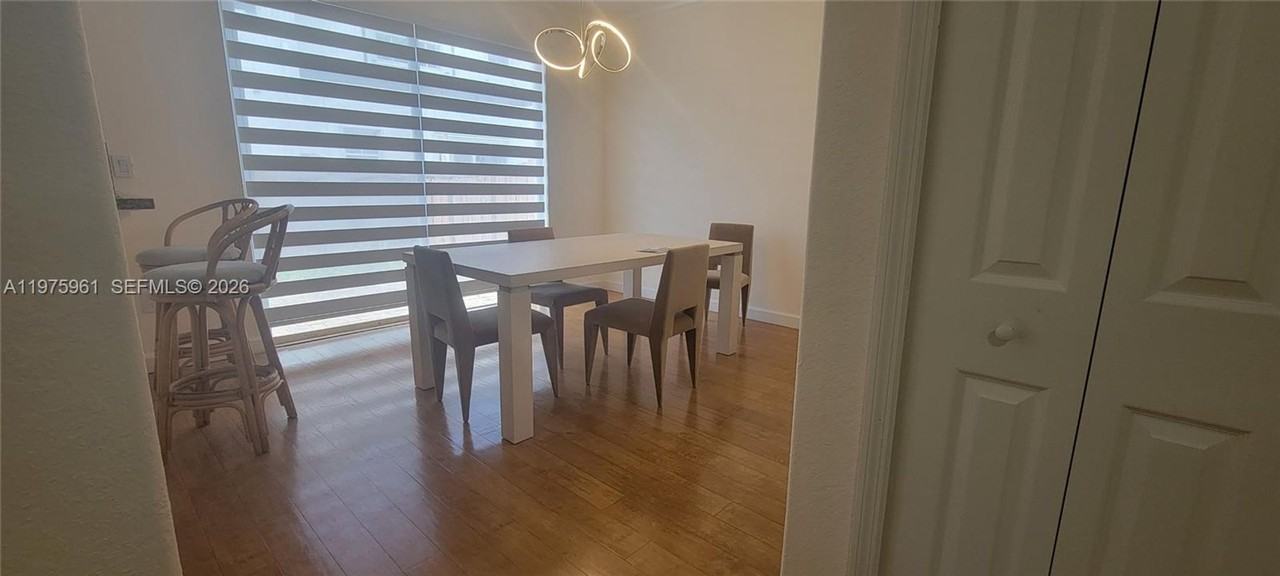 11476 Nw 77th Ln - Photo 3 of 10