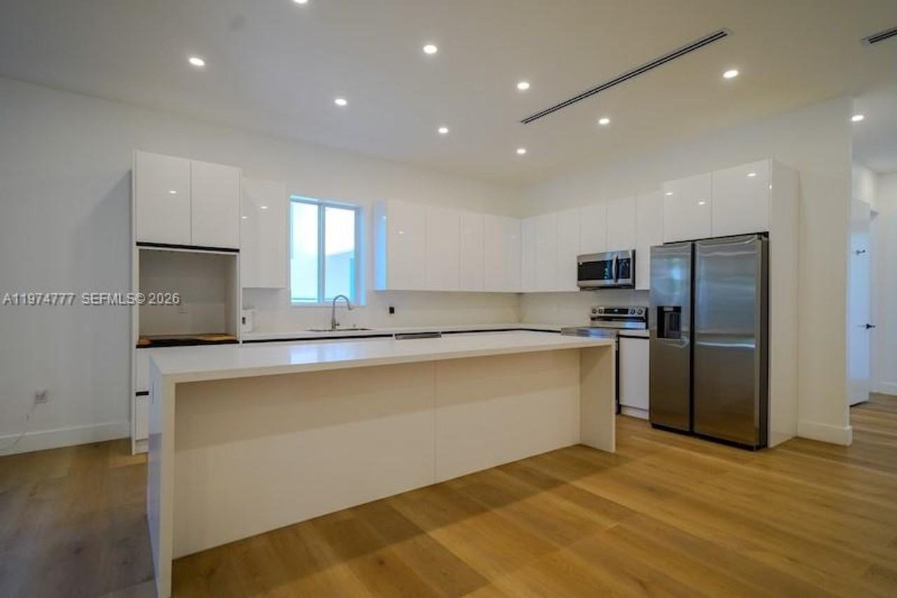 112 Nw 24th Ct - Photo 4 of 20